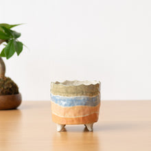 将图片加载到图库查看器，Handmade Footed Pot: Wavy Stripes